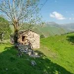 Vivienda Pasiega Lo Lucas 1920 Holiday home San Roque de Riomiera