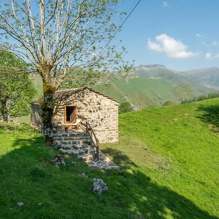 Vivienda Pasiega Lo Lucas 1920 Ferienhaus San Roque de Ríomiera